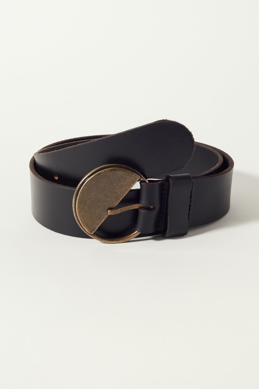 modern buckle belt